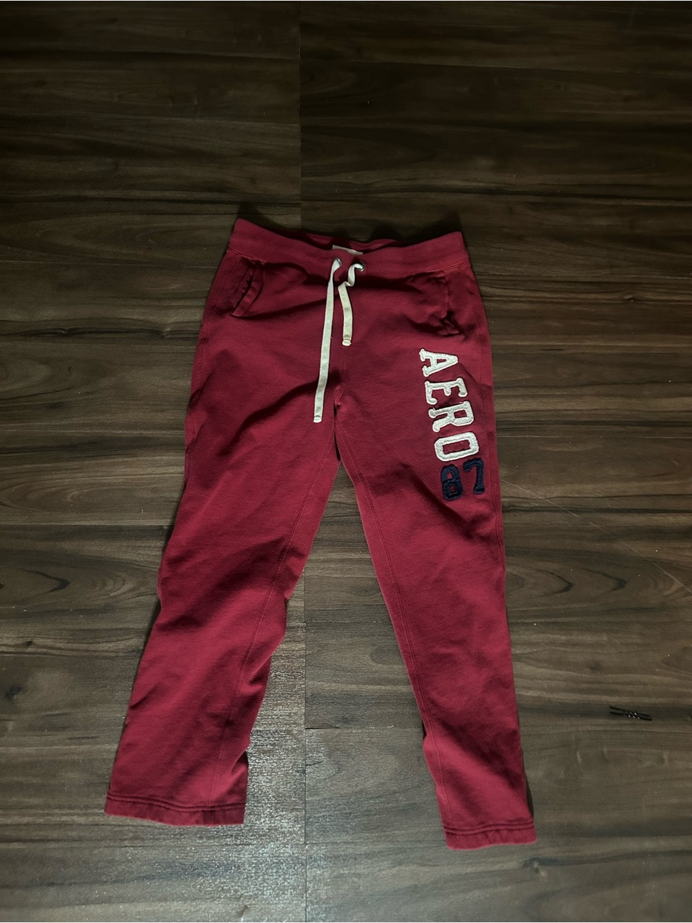 Aeropostale burgundy sweatpants
L women’s
